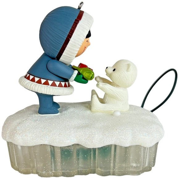 Hallmark Ornament Frosty Friend A Fish For Christmas Magic Cord Light Sound 2015 - Picture 2 of 11
